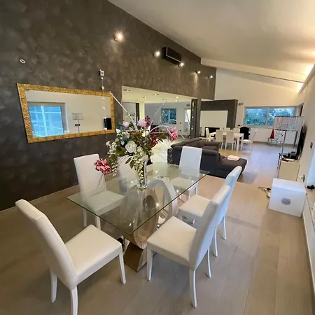 Villa Al Mare Con Vasca Idromassaggio- Artemide *
